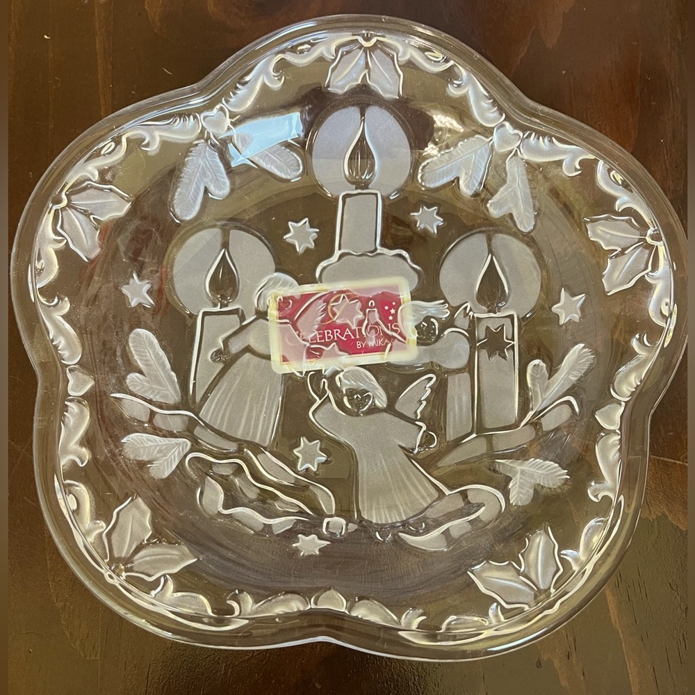 Mikasa. New. Holiday angels, glass plate.